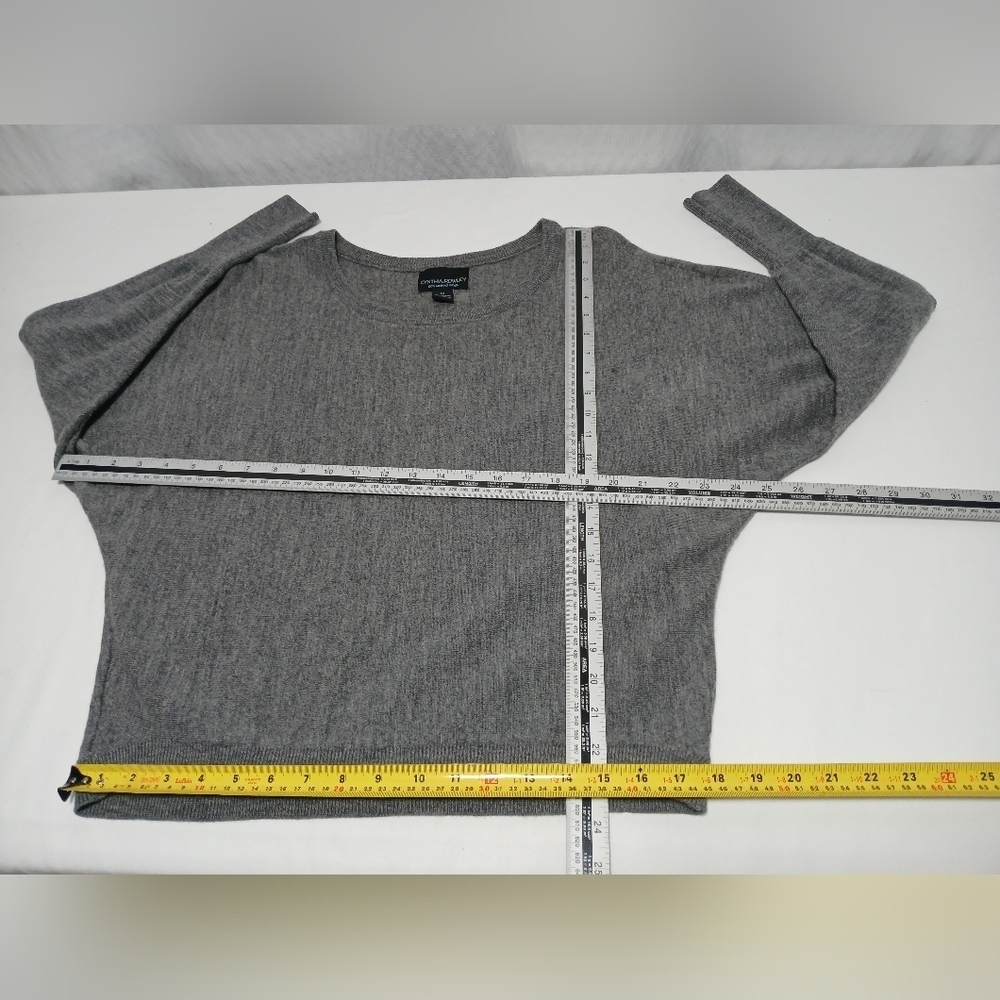 Cynthia Rowley 100% Merino Wool Scoop Neck Dolman Sleeve  Sweater. Ladies Size M - Picture 3 of 7
